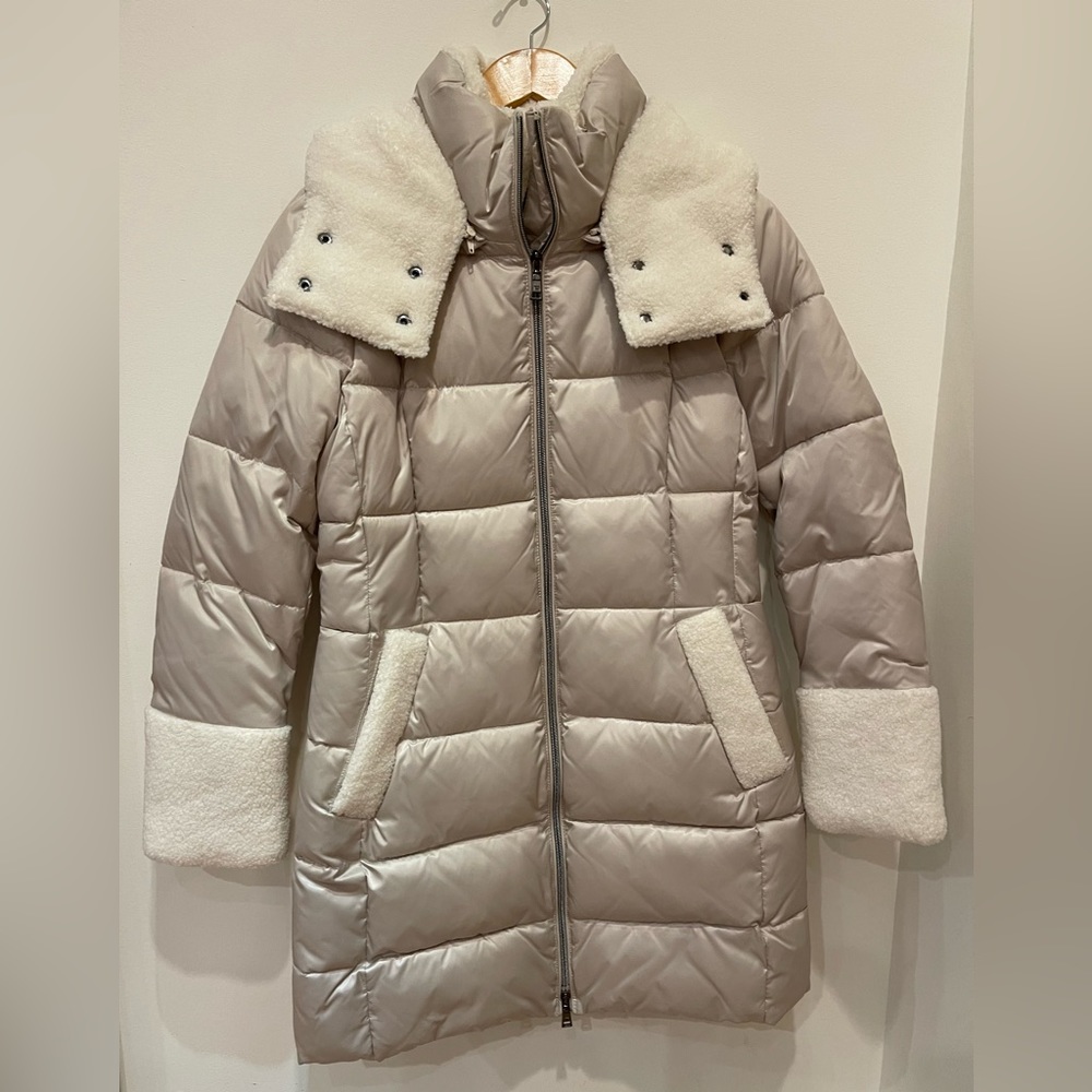 Tahari down jacket with sherpa trim details